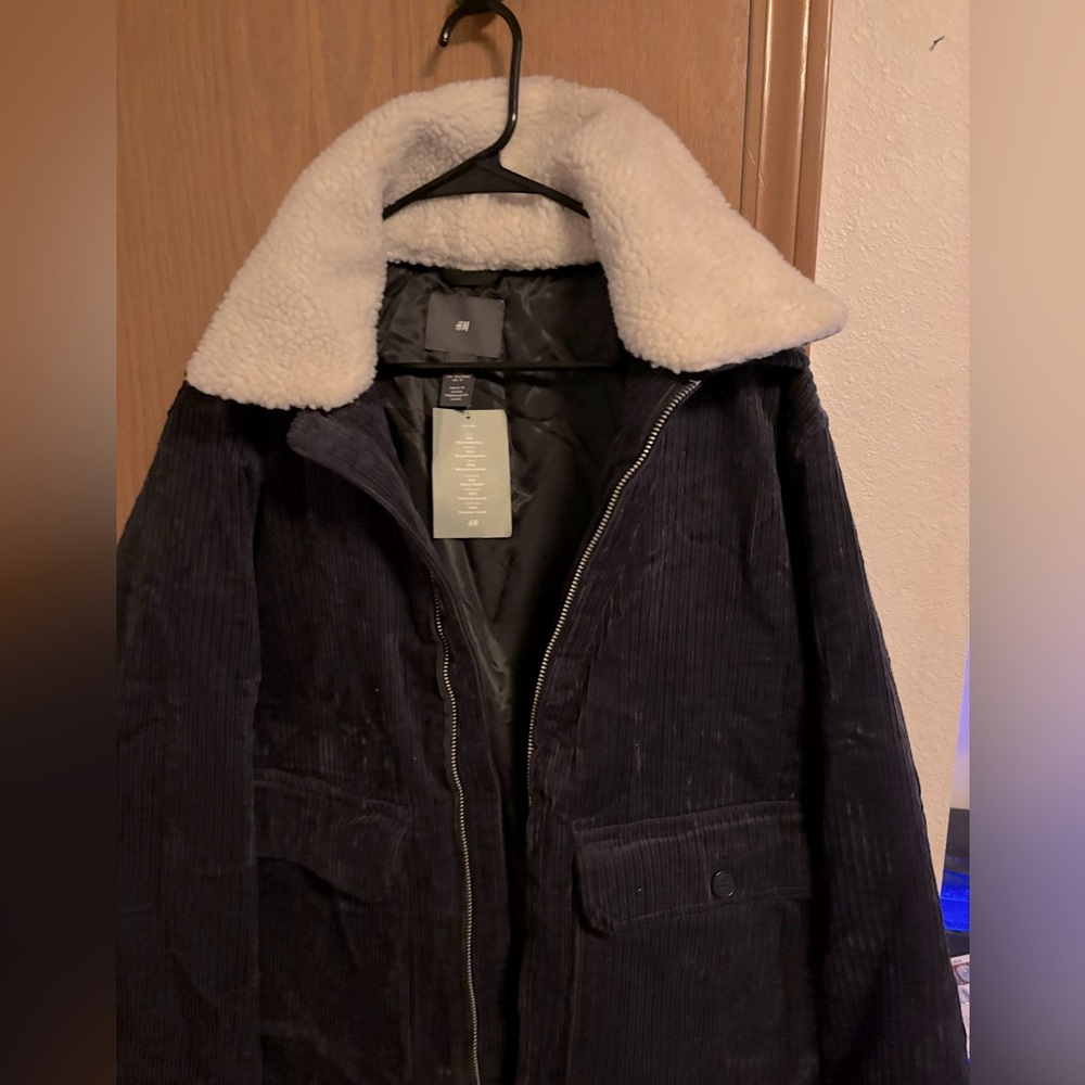 H&M corduroy jacket. Size large Black